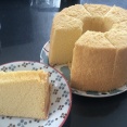 手作りシフォンケーキで朝ご飯。