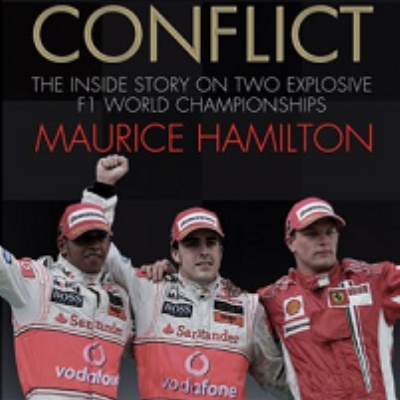 ナレイン・カーティケヤン（HRT）： 2012年F1レーシングスーツ写真