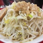 【大悲報】ジッジ(81)「ラーメン二郎ってうまいんか？」　ワイ「美味いけど若者向けやな」
