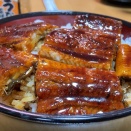 今日は土用の丑の日、ロピア謹製７７７円の鰻で、鰻丼を作って頂きました。