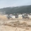 【悲報】中国のダムがぶっ壊れて下流の集落ぜーんぶ呑み込まれとるんですけど、どうするつもりなんすかね、これ。