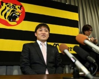 高橋は７０００万円で契約を更改「真っすぐを自信を持って投げられました」