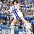 ハマスタであのちゃん可愛すぎ！２年連続ノーバン始球式最高やんけ！