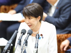 デイリー新潮、高市の外国人対策を『むしろ日本に打撃』と批判　それでも生き残るのは……