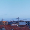 そんな怒らんでもな…