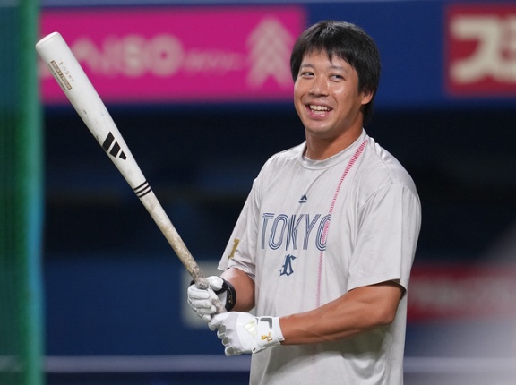 【悲報】山田哲人（34）、無惨なスイングでファンに素人のおっさんとまでいわれてしまう…