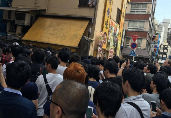 【ポケモンGO】カメックスが出現した結果、人集まりすぎｗｗｗｗｗｗ