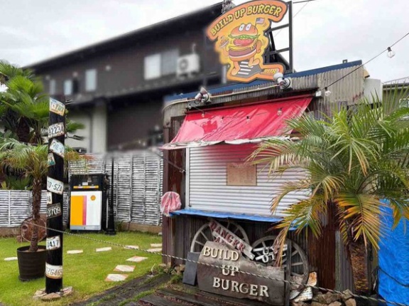 『BUB』が新店舗オープン予定！江南区二本木にある『BUILD UP BURGER（ビルドアップバーガー）』が新店舗準備で平日営業を終了するらしい。