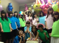 【AKB48】板野友美の誕生日を祝う島崎遥香が楽しそう