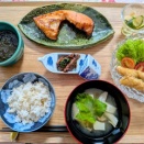 孫が来て、寝具の整理は頓挫。