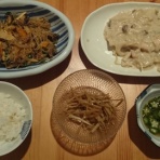 デブが無理してタイトに…