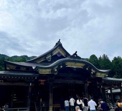 弥彦神社