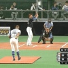 【日ハムファンフェス・ソフトボール対決】上原健太、初球先頭打者ホームラン！