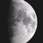 『夕空低くに輝く上弦過ぎのお月様（月齢9.3） ☆彡』の画像