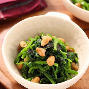 ほうれん草は してから茹でる 旨味たっぷり ほうれん草のオイル麺つゆ浸し 作り置き スピードおかず De おうちバル Yuu S Stylish Bar Powered By ライブドアブログ