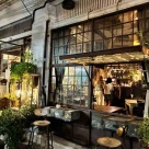 【バンコク】若者に人気のバー「ウォールフラワーズ カフェ」に行ってみた。