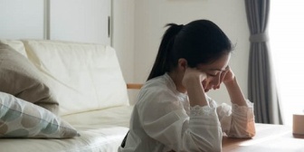 【迷ってます】彼氏のこと好きな気持ちはありますが…会話無く、ギャンブル好き、仕事に将来性が無いと不安要素ばかりで別れた方がいいかな…