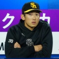 ソフトバンク・山本祐大「左有鉤骨疲労骨折」で6日に登録抹消　セ・リーグ熟知、引き続き1軍同行