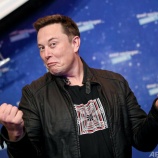 『【悲報】イーロン・マスク「自動運転とか無理だったわ」』の画像