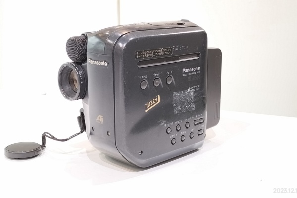Extinct Media Museum | 絶滅メディア博物館 - VHS/VHS-C：ブイ