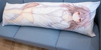 【ホロライブ】ころね、誕生日記念2025の抱き枕カバーをPR「ちょっと恥ずかしいけどええやーん👍✨グッズ購入予約は明日迄っ！！！！」