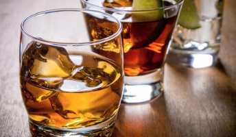 覚せい剤や大麻がダメで、酒は良いって意味わかんないよね
