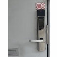 外国人「日本の隣人が玄関に旭日旗を貼りつけてるんだけど大丈夫？」　海外の反応。