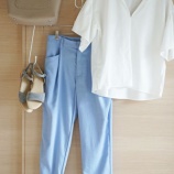 『しまった、秋が来る前に着なくては!50代夏の名残コーデ』の画像