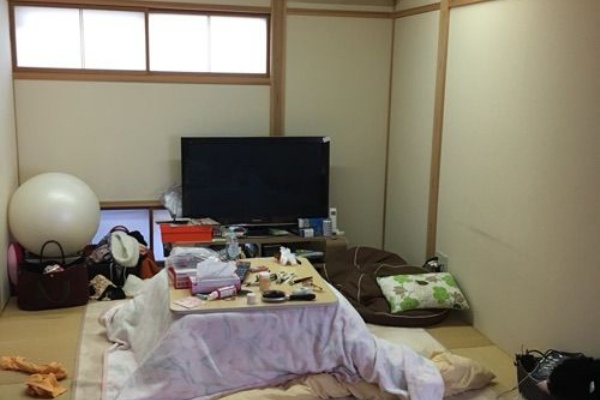 捨てて何もない家に まちエモン 和室掃除