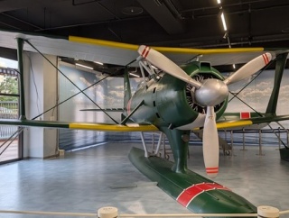 【艦これ】瑞雲は力をタメている・・・