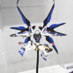 ストフリの新フィギュア、サンプルポーズのクセが強い！！