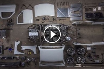 海外「傑作すぎる」トヨタ・ハイラックスに日産SRエンジンを積む異端の動画が海外で話題