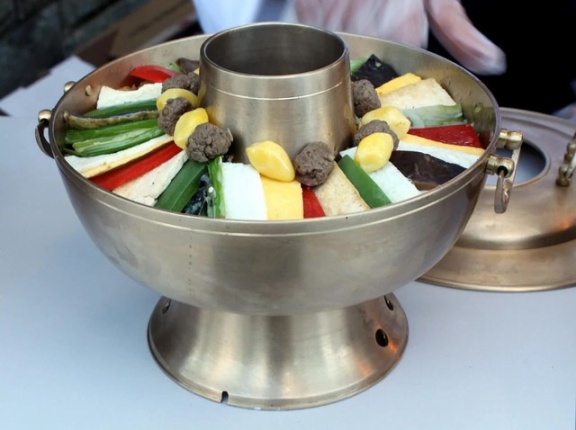 韓国人「伝統はあるけど観光客しか食べてない料理ってある？」