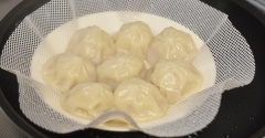 【無印良品】フライパンで簡単蒸し料理♬「蒸篭用シリコーンシート」でお餅や小籠包を手軽に♬（記事下にPR含）