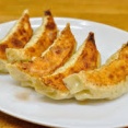 え、餃子ってオカズにならんよな？