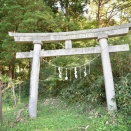 静かな山裾に寄り添う欠ノ上稲荷神社