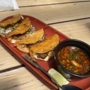 ハーフムーンベイのメキシコ料理 Cantina @ San Benito House