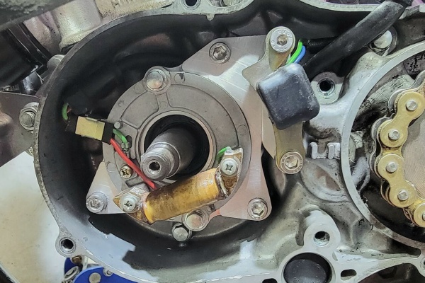 CR80エンジン　レストアベース CR80エンジン ①腰上分解 : 磯子岸壁夜遊び倶楽部#45