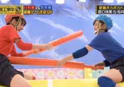 【衝撃】乃木坂ちゃんが棒でツンツン……これええんか？？？？