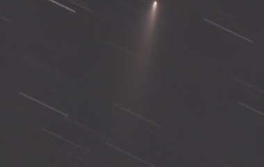 『崩壊中のK1アトラス彗星(C/2025 K1) ＆月齢10.1のお月様☆彡』の画像