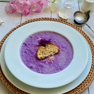 寒いので〜コンソメいらずの色鮮やかな紫の食べるスープ