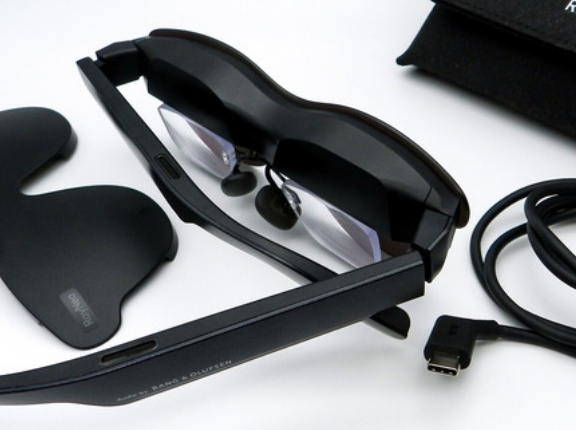 「RayNeo Air 4 Pro」 HDR10対応の映像美とB&O監修のサウンドを搭載。200インチ級の映像を気軽に持ち歩ける最新・高性能ARグラス 【レビュー】