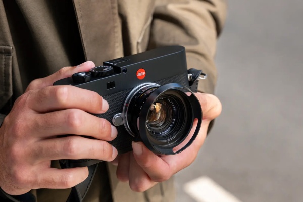 ROBERTOHOUSE - Leica