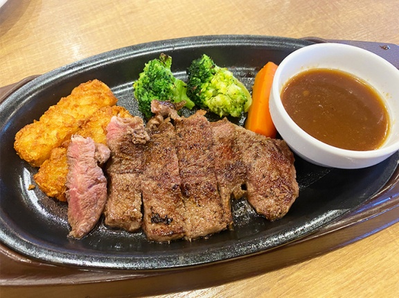 税抜999円のビーフステーキは本当に酷いのか問題！「ガスト 函館鍛治店」