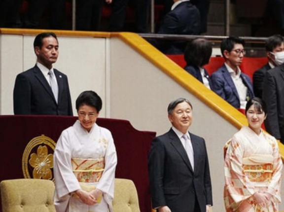 【2026年1月】天覧相撲 |新春を寿ぎ愛子さまも着物姿で