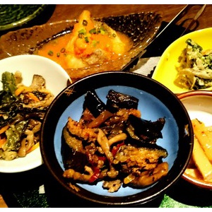 目の前で炙る鰹のタタキが絶品 ウツボや長太郎貝など四国の珍しい食材を岐阜駅近くで満喫可能 四国郷土活性化 藁家 岐阜駅前店 岐阜県岐阜市住田町2 13 丸和繊維ビル1f Airの食べログ日記 岐阜 尾張 名古屋を中心に