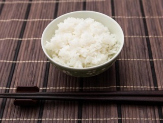 【悲報】お米農家「こんなに高くなっちゃって、ごめんなさい。」と謝りながら米を売っていると判明