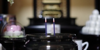 伯母さんが亡くなり、葬儀に参列。喪主である従兄と従兄嫁さんが葬式をするかどうかでもめたらしく、険悪な雰囲気…→後日四十九日法要に出向いたら…