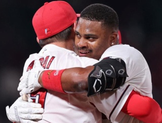 【謎】カープ新井監督がモンテロ(打率1.000 OPS2.000)を起用しない理由【反省会】