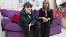 英国の11歳少年が母親のデビットカードで50万円以上課金、責任は誰にあるのか議論勃発